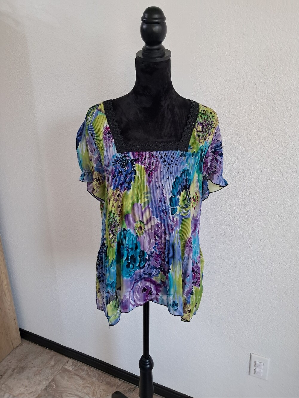 Dressbarn Watercolor Floral Accordion Pleat Top Chiffon Boho Square Neck Fairy